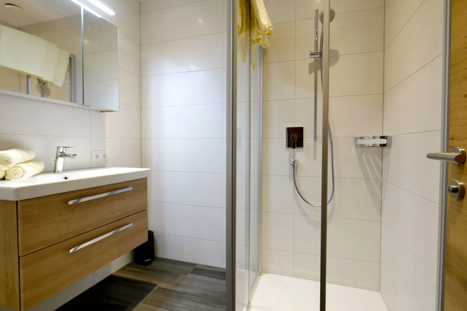 Zirben Heim-Bathroom