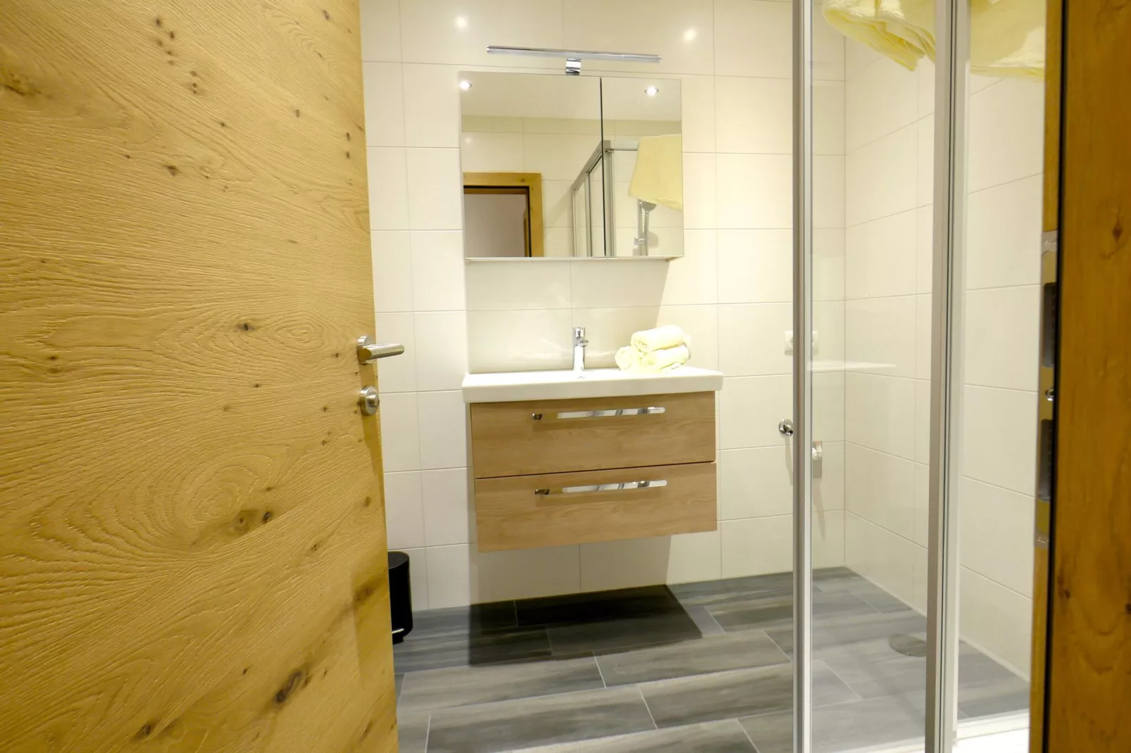 Zirben Heim-Bathroom