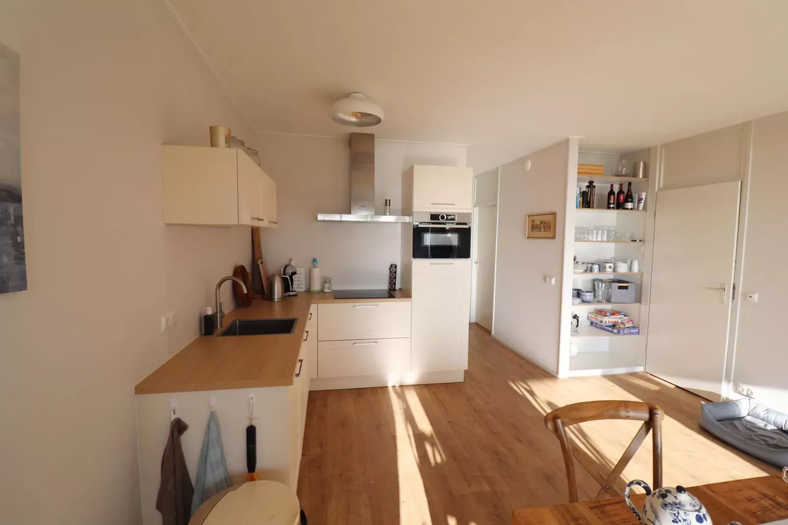Appartement aan het meer in Heeg-Kitchen