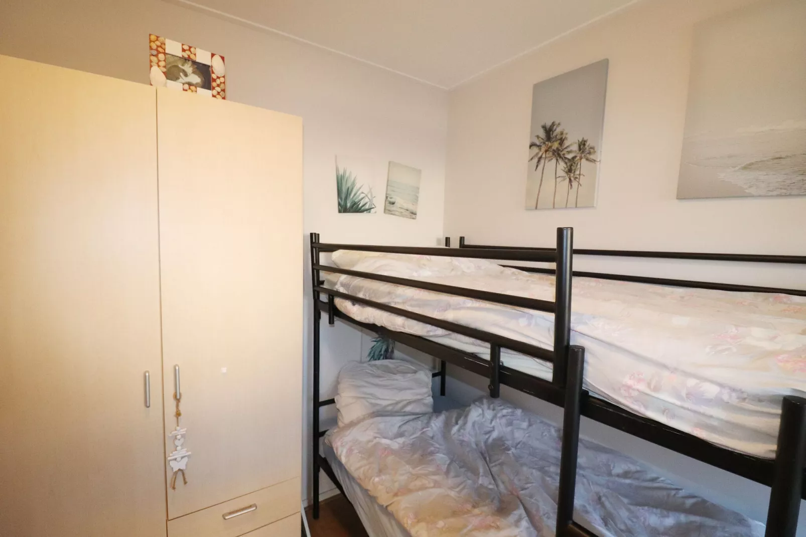Appartement aan het meer in Heeg-Bedroom