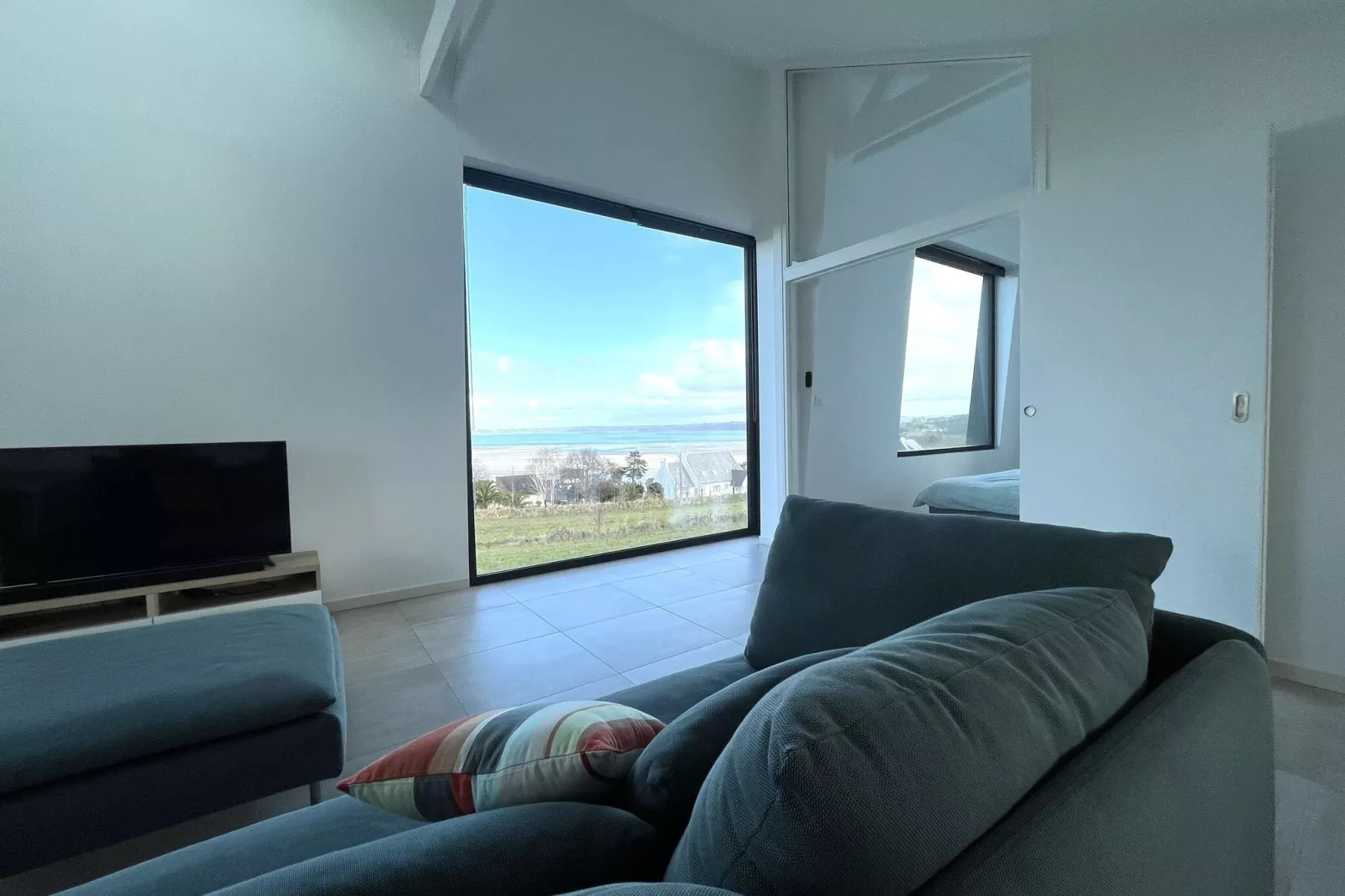 Villa d'architecte avec vue mer panoramique Locquirec-Living room