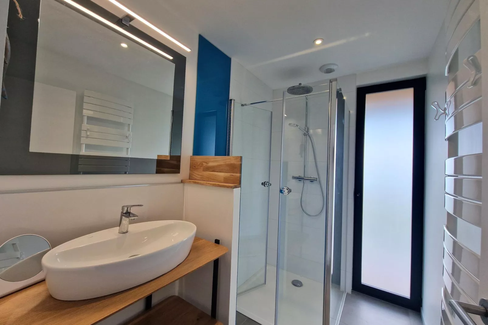 Villa d'architecte avec vue mer panoramique Locquirec-Bathroom