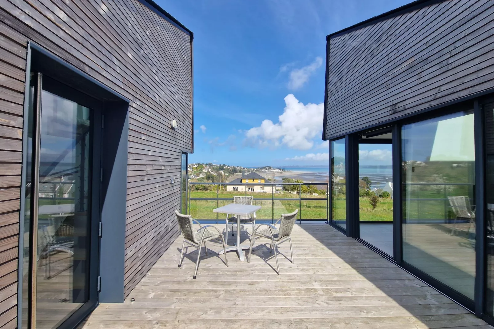 Villa d'architecte avec vue mer panoramique Locquirec-Terrace balcony