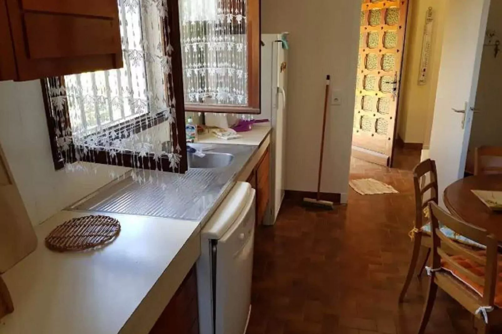 LA BOUSCADE GUESTHOUSE-Kitchen