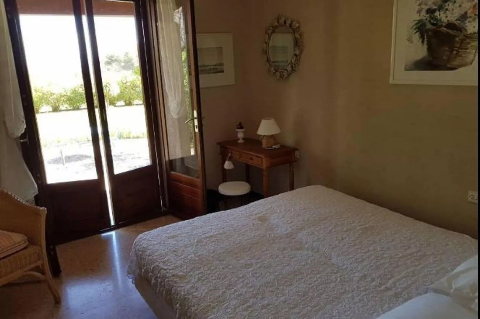 LA BOUSCADE GUESTHOUSE-Bedroom