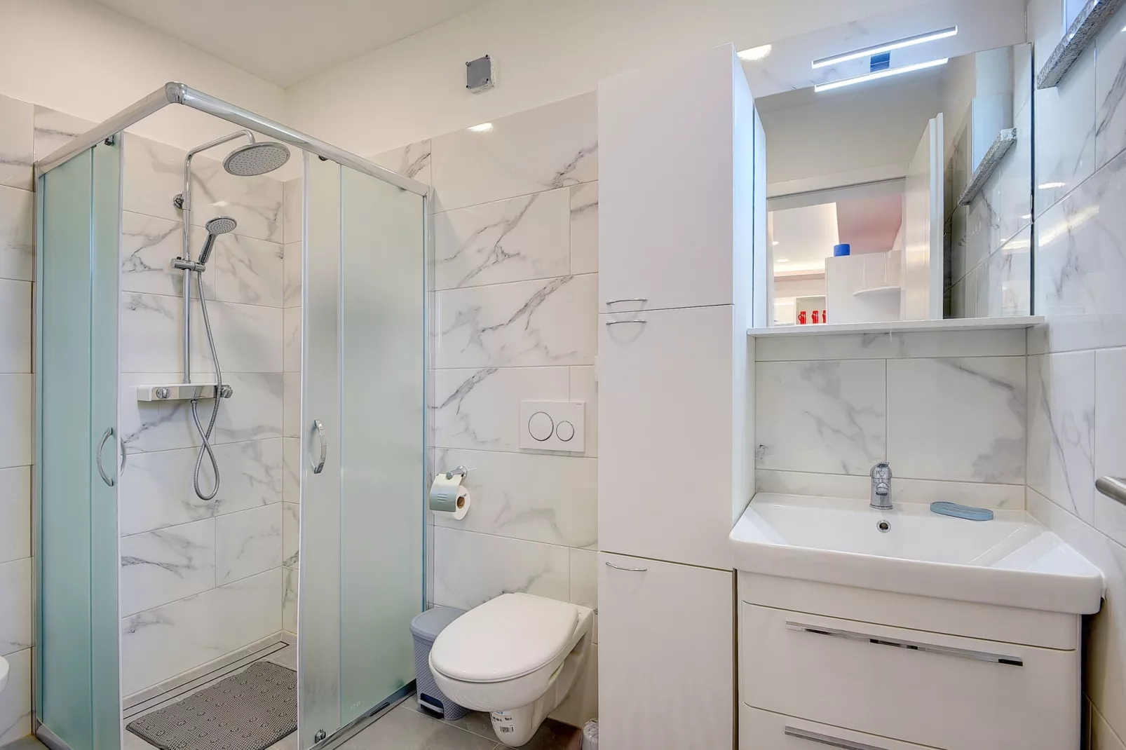 Hamilton Building/app Jagoda-Bathroom