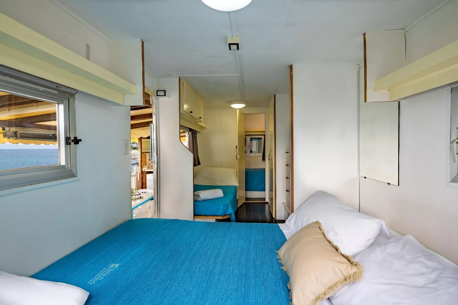 Resort Baia del Silenzio Caravan-Bedroom
