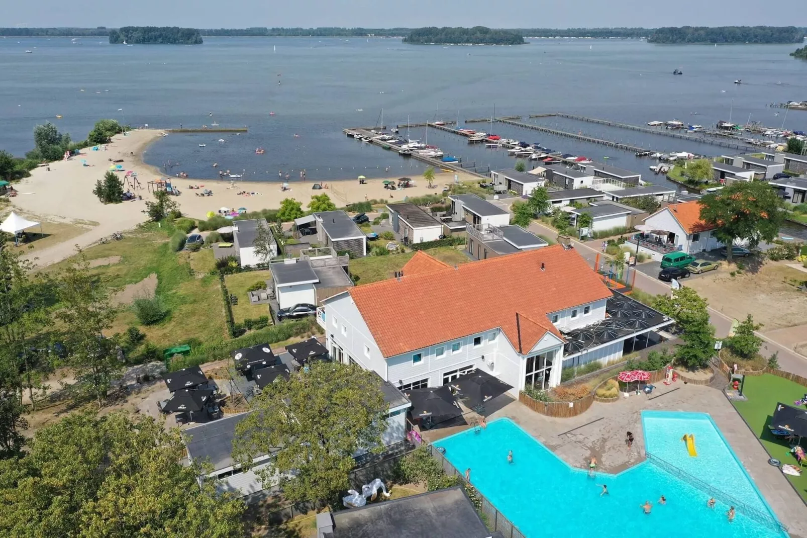 Resort Veluwemeer 9-Areas summer 1km