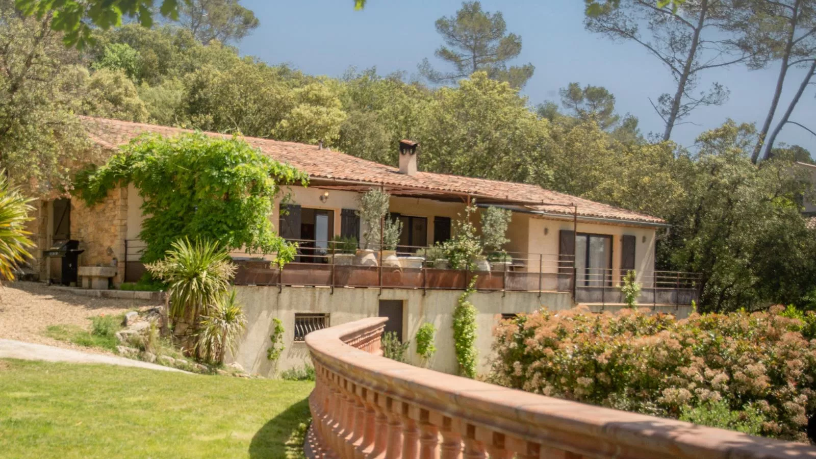 La Bastide Romaine-Exterior summer