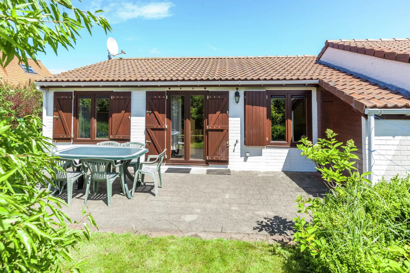 Polderhouse-Exterior summer