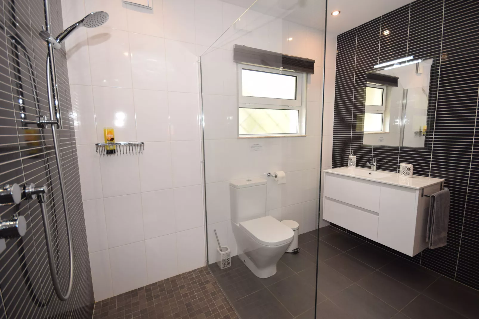 Casa o Sonho-Bathroom