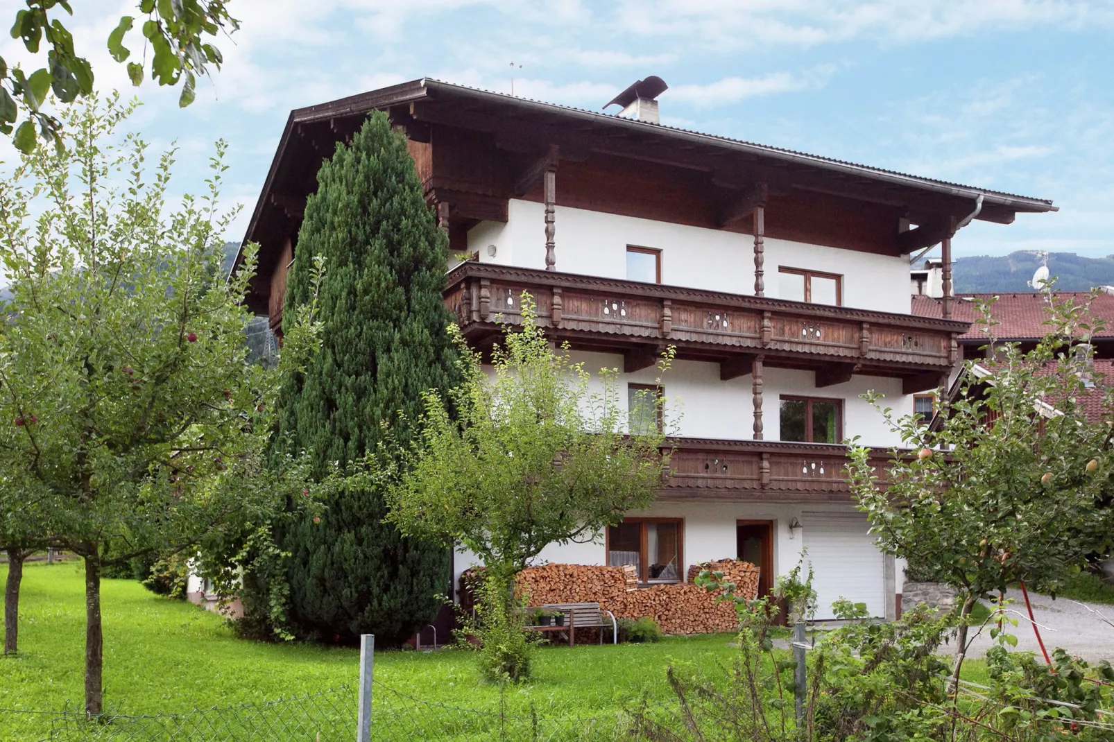 Apartment Luxner - Außenbereich Sommer
