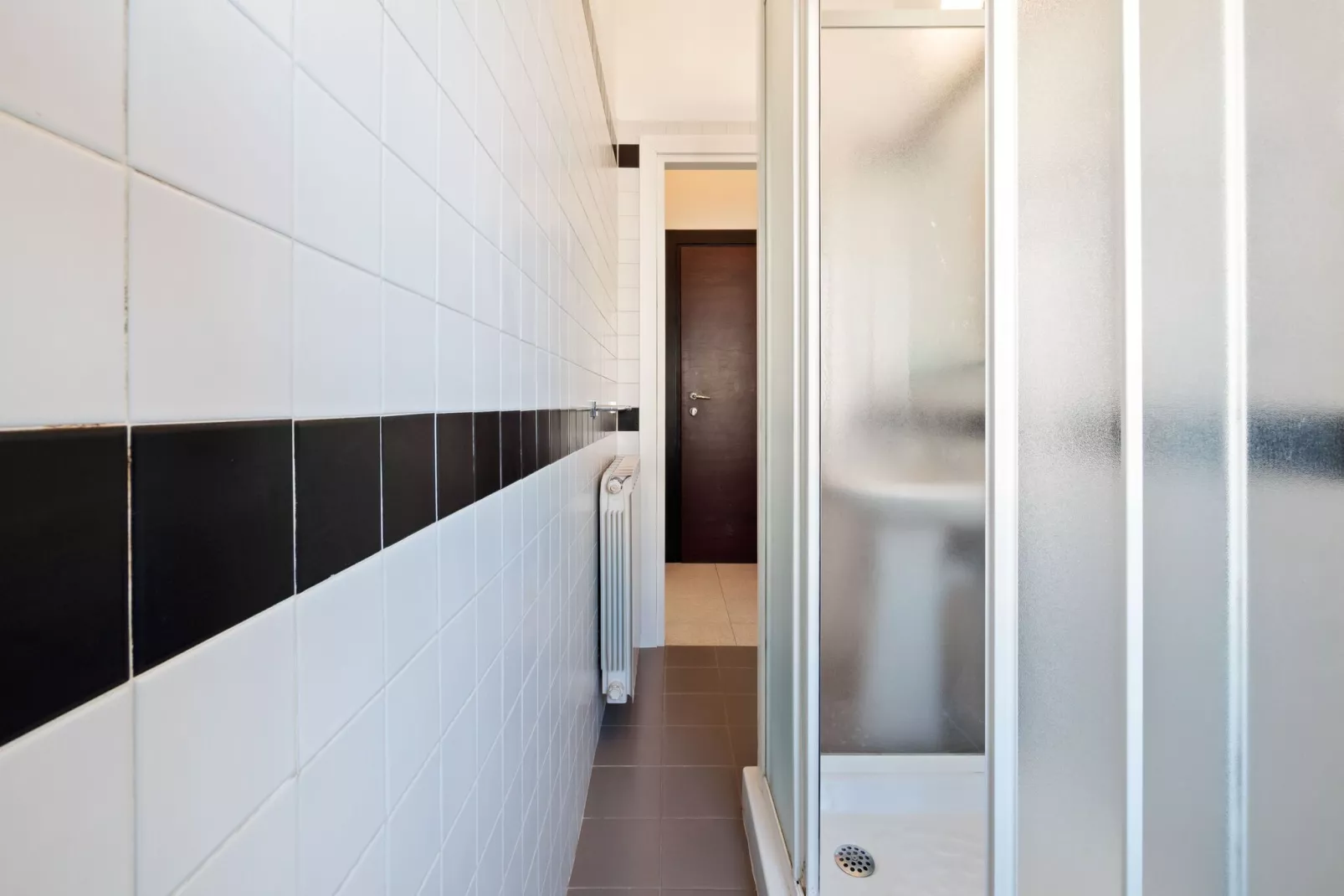 Regina Elena Mono-Bathroom