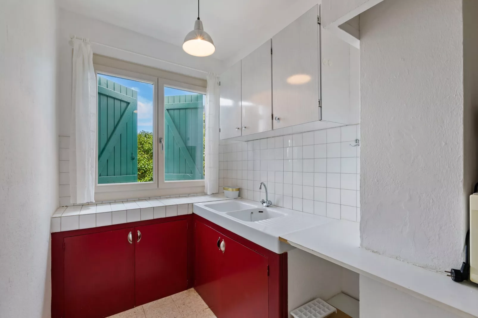Le trois chambres-Kitchen