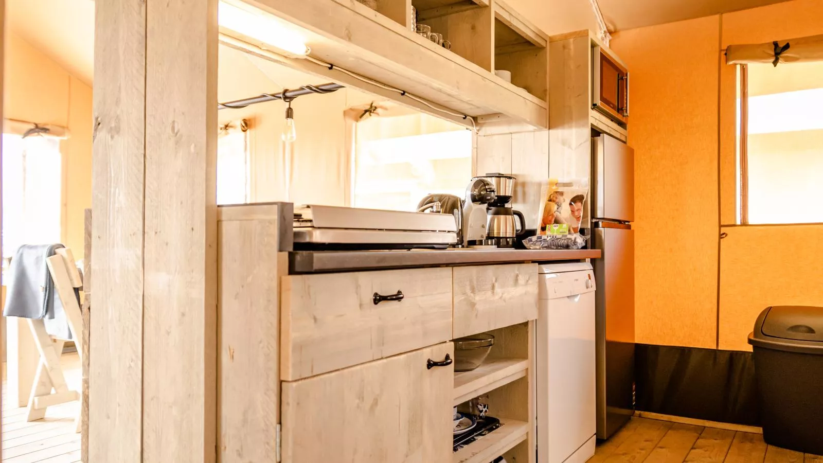 Glamping Lodge-Kitchen