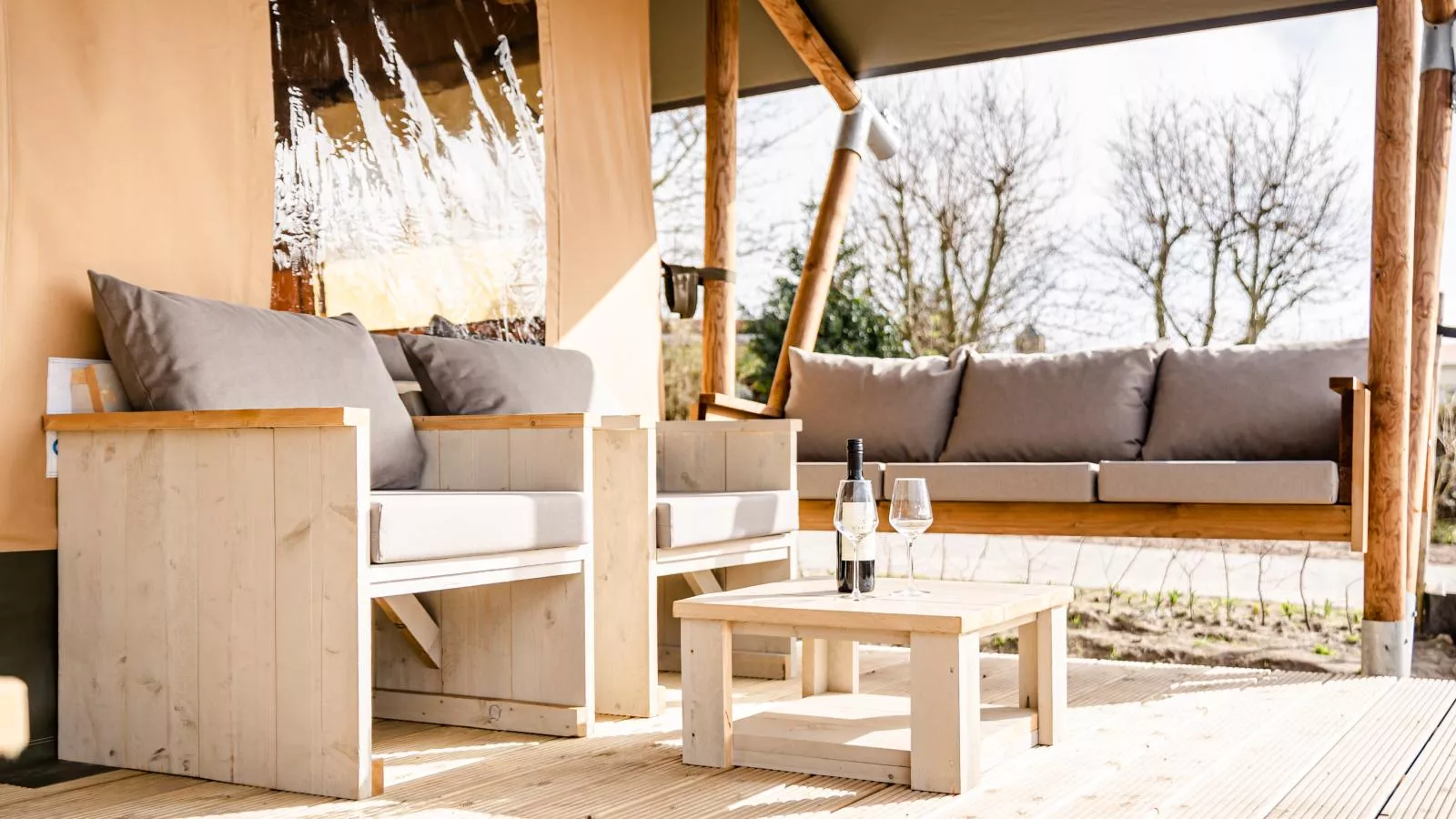 Glamping Lodge-Terrace balcony