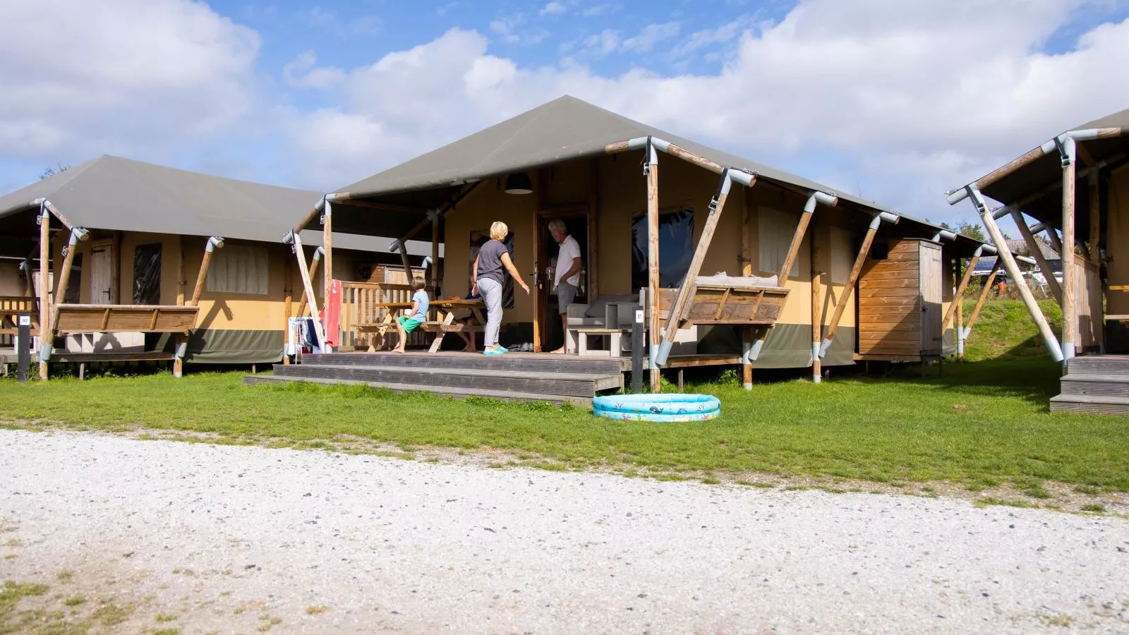 Glamping Lodge-Exterior summer