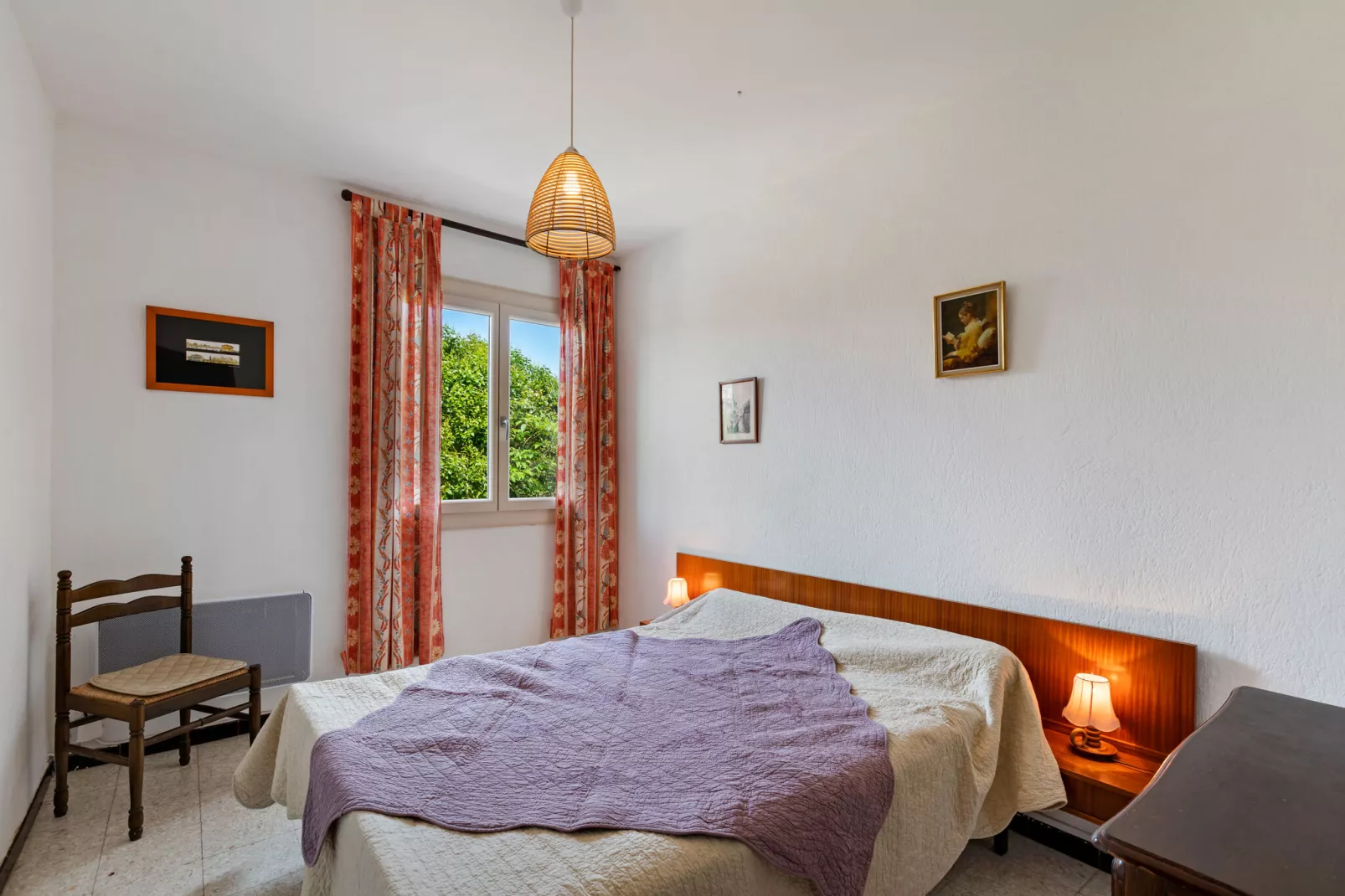 Le trois chambres-Bedroom