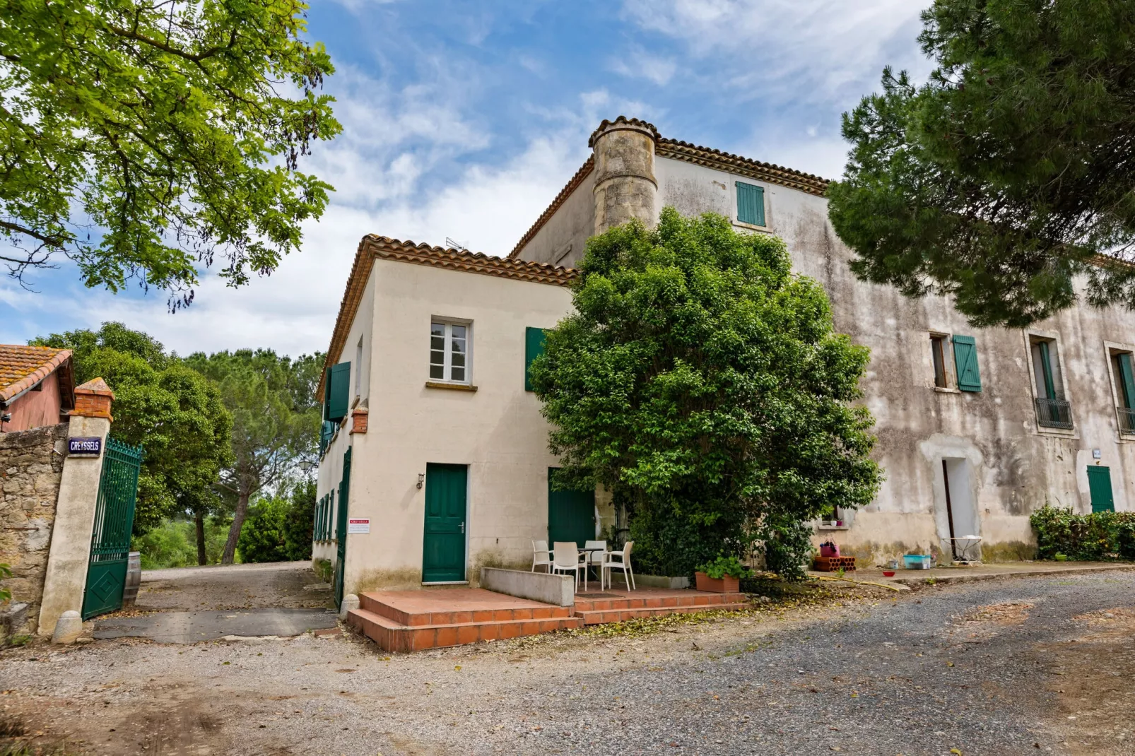 Le trois chambres-Exterior summer