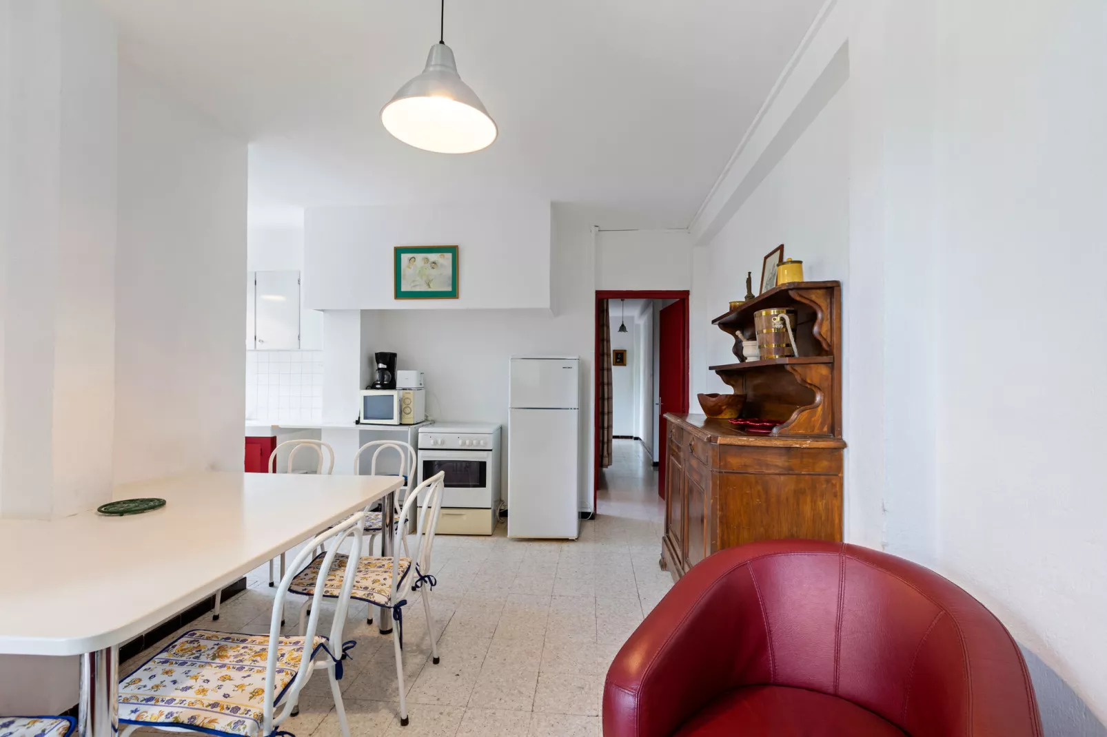 Le trois chambres-Living room