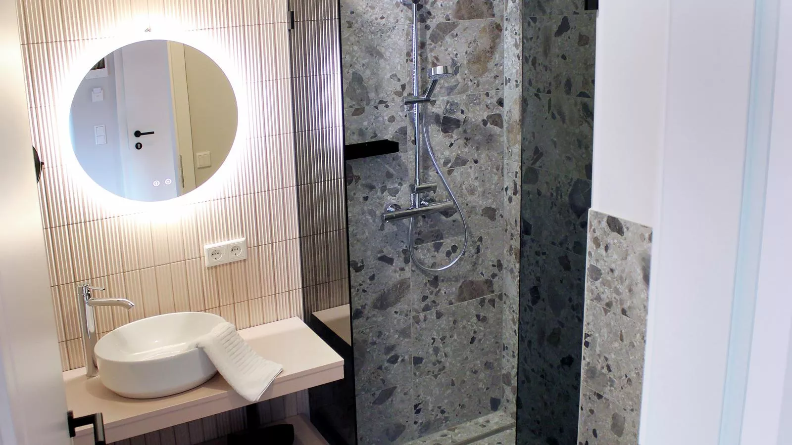 Lukasfeld 9 Top Erika-Bathroom