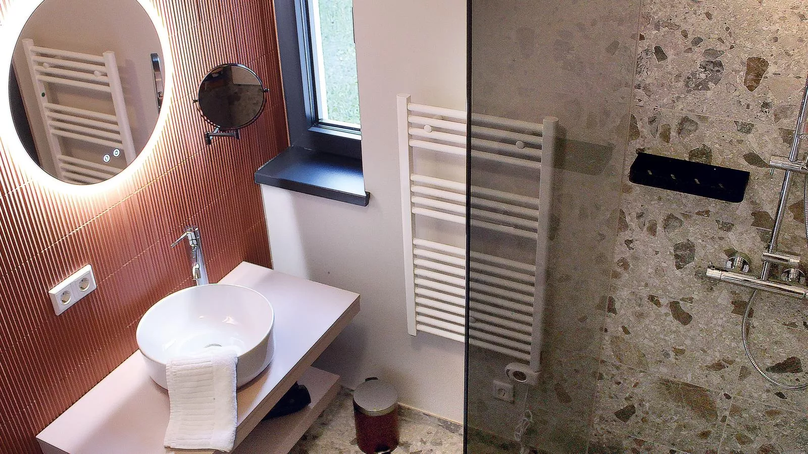 Lukasfeld 9 Top Lisi-Bathroom