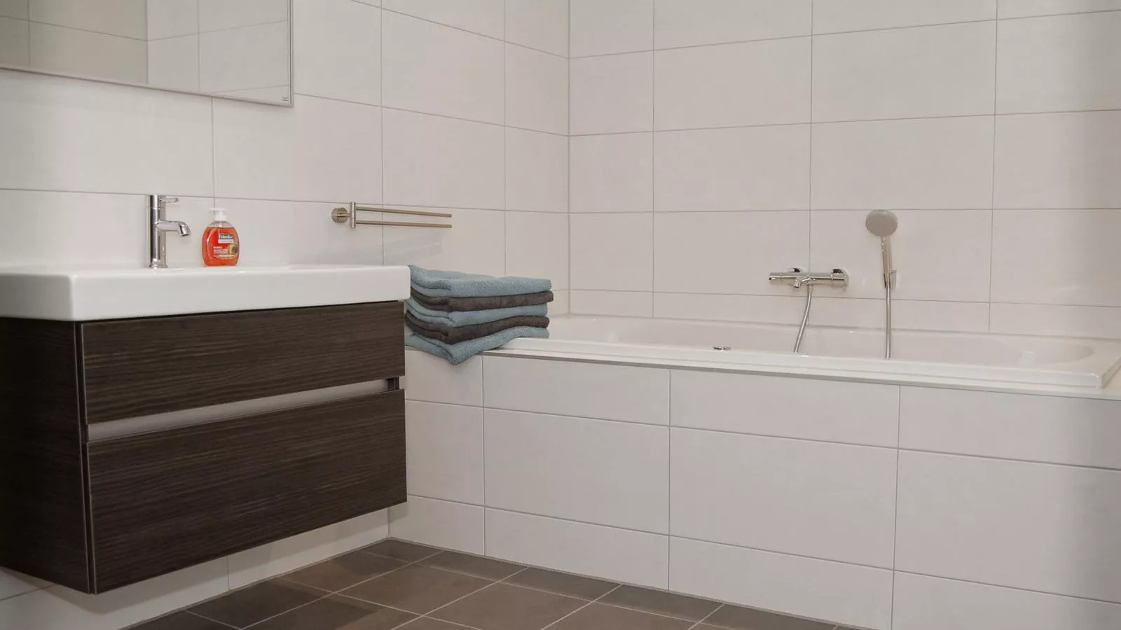 Waddenhuis-Bathroom