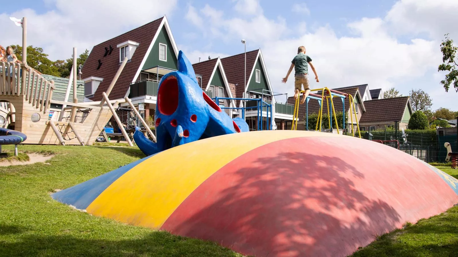 Glamping Lodge-Park facilities