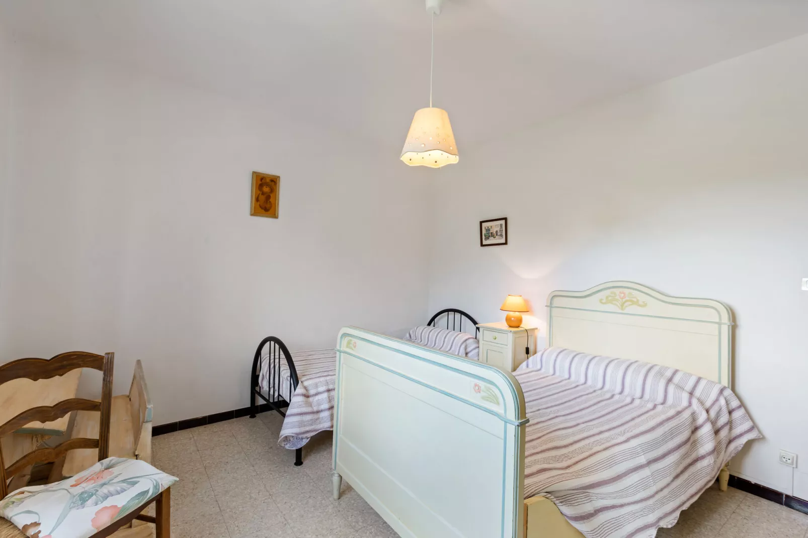 Le trois chambres-Bedroom