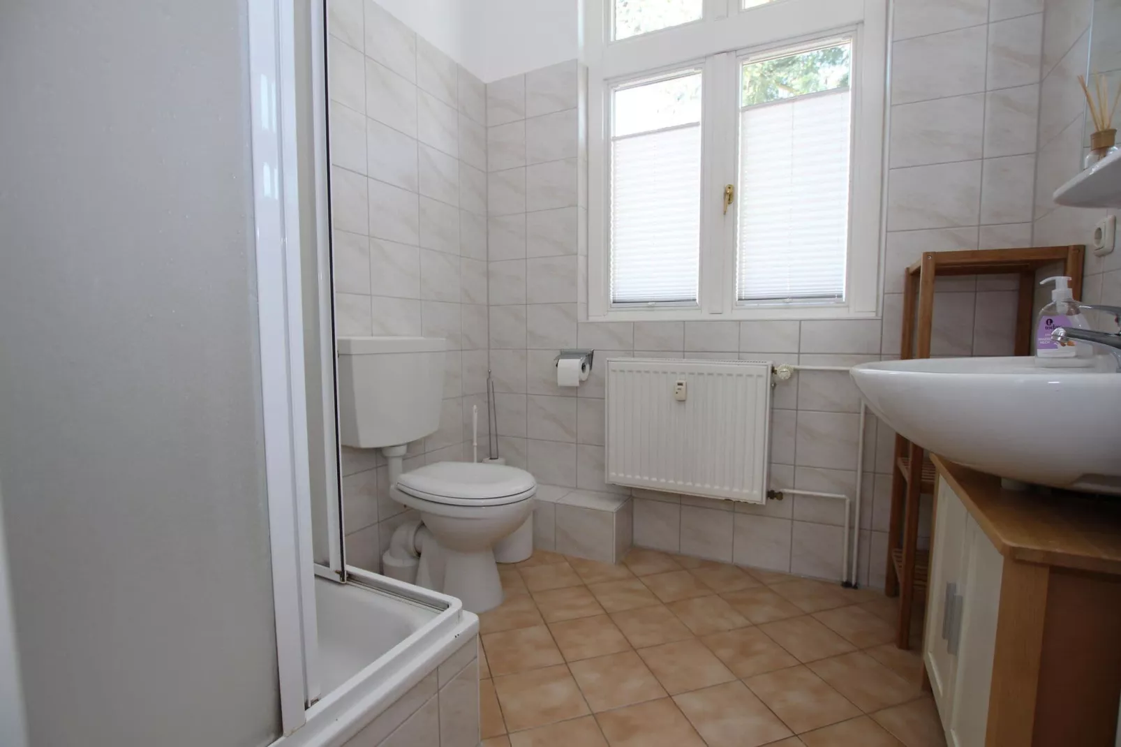 Nr12 - Storchennest 7 Personen-Bathroom