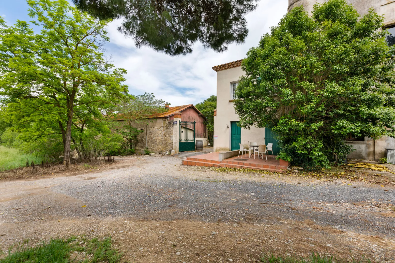 Le trois chambres-Exterior summer