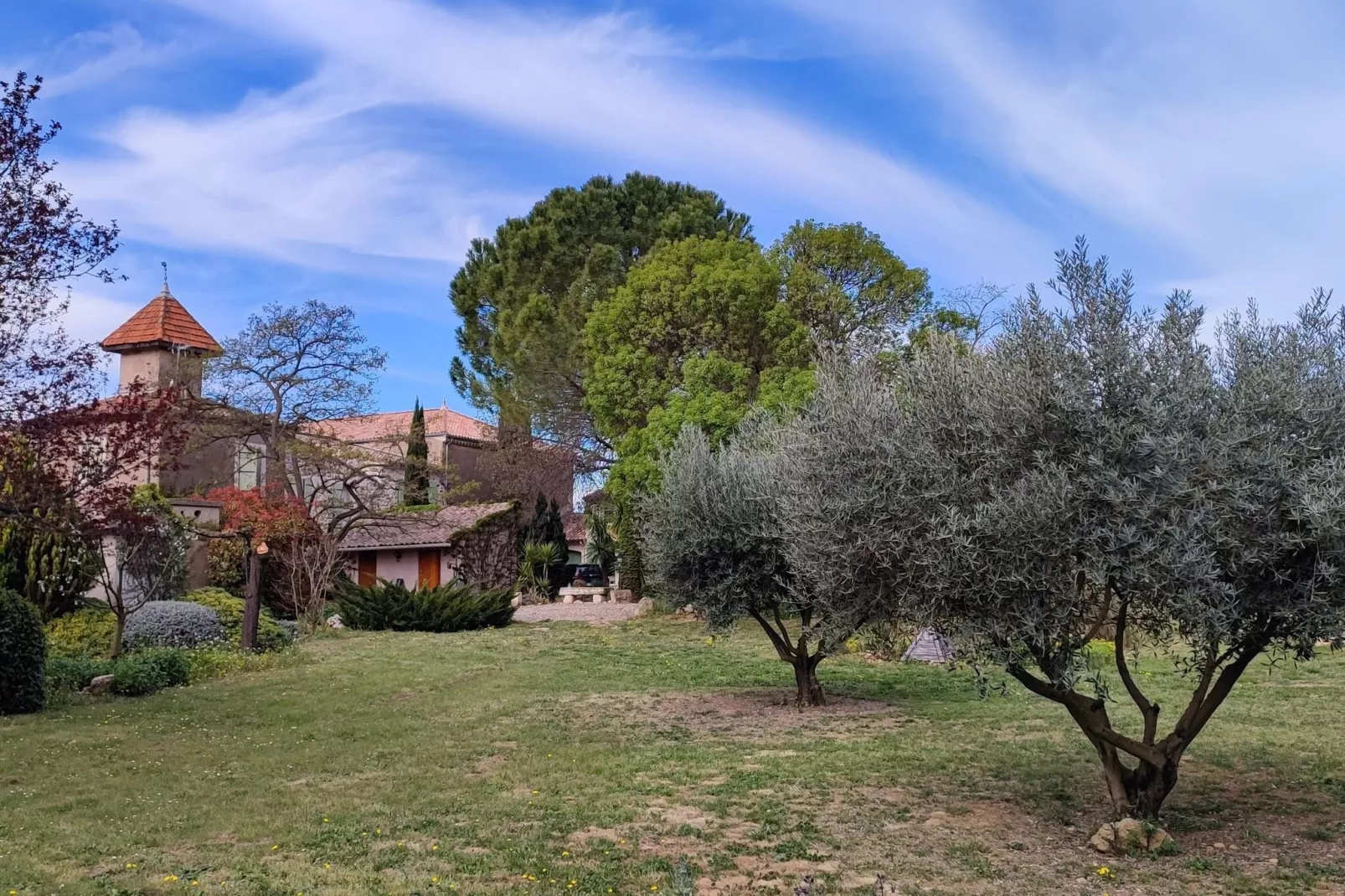 LA BOUSCADE MASTER HOUSE-Exterior summer