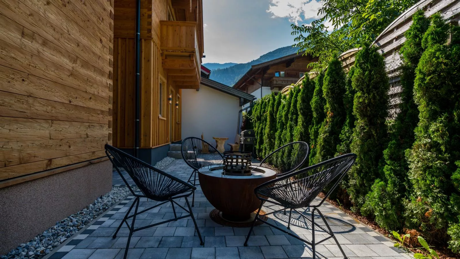 Adventure Lodge Kaprun-Exterior summer