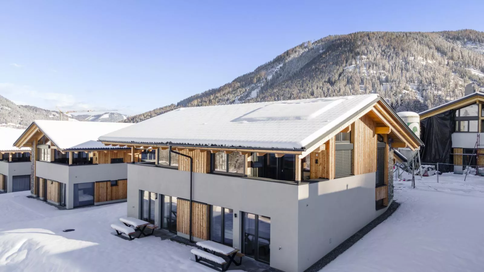 Grebenzen Lodge Hirsch-Außenbereich Winter