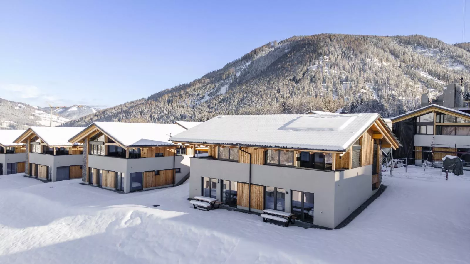 Grebenzen Lodge Hirsch-Außenbereich Winter