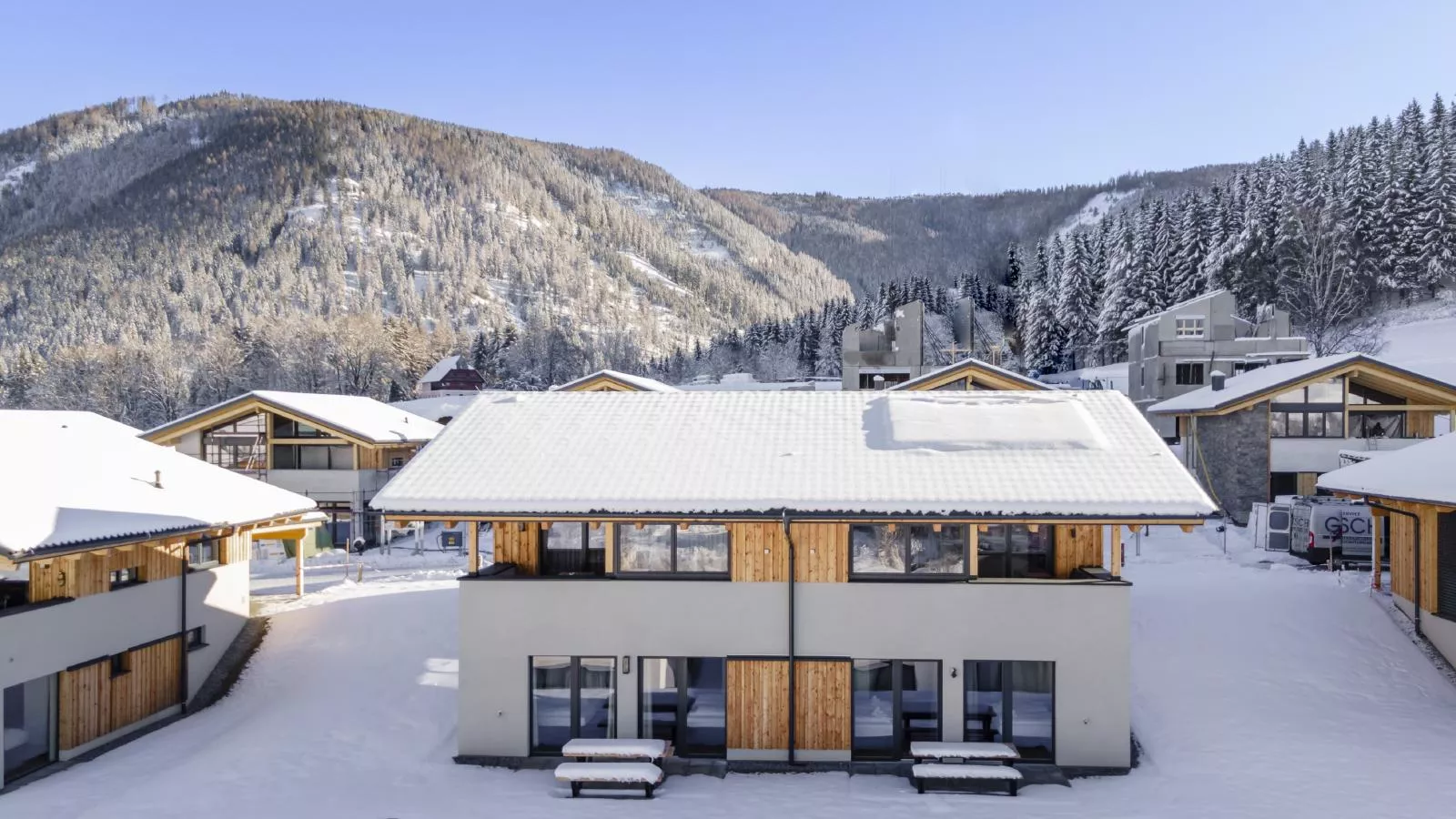 Grebenzen Lodge Hirsch-Außenbereich Winter
