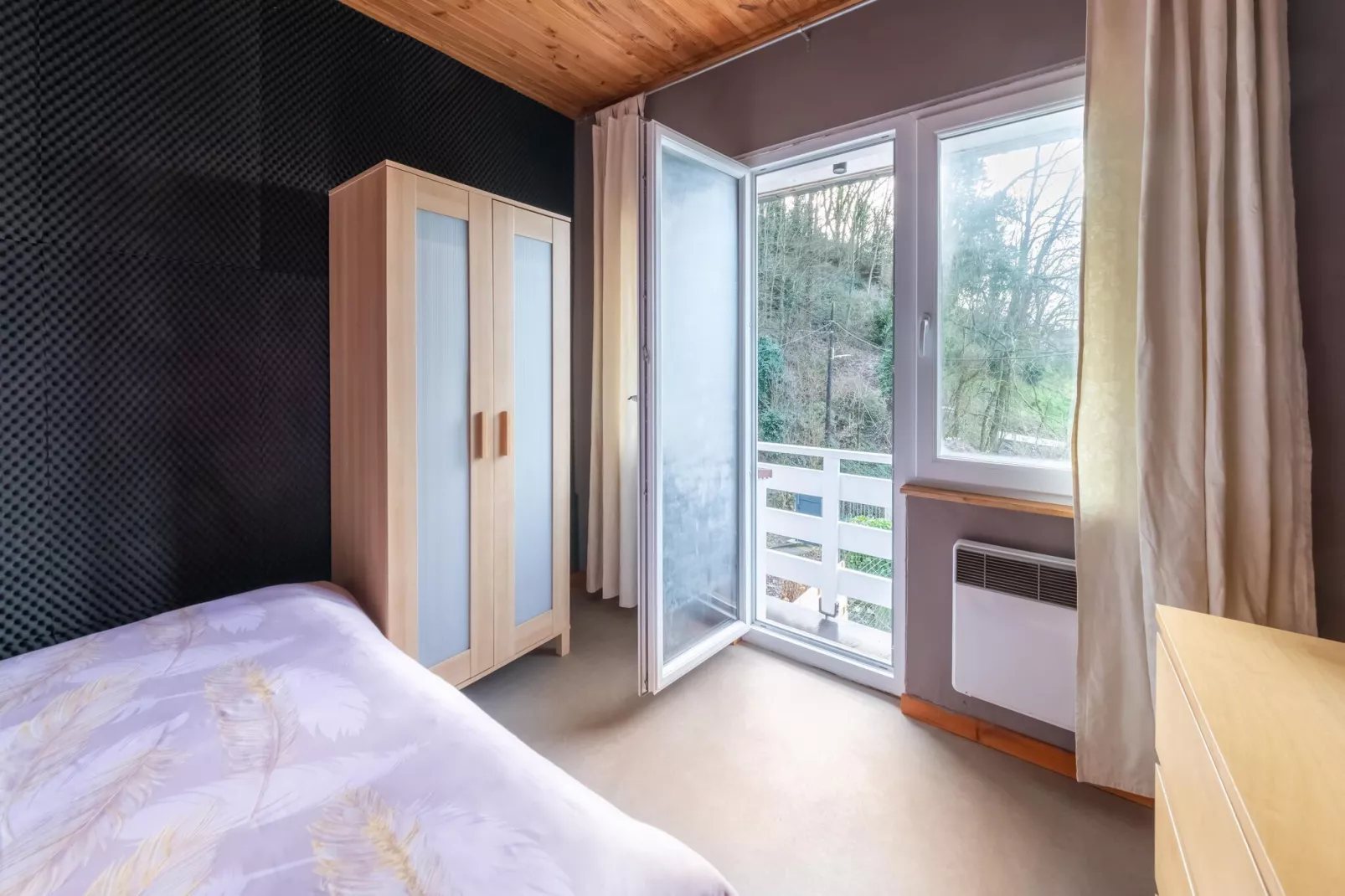 Magnifique habitation pour 7 voyageurs avec Bains à remous-Bedroom