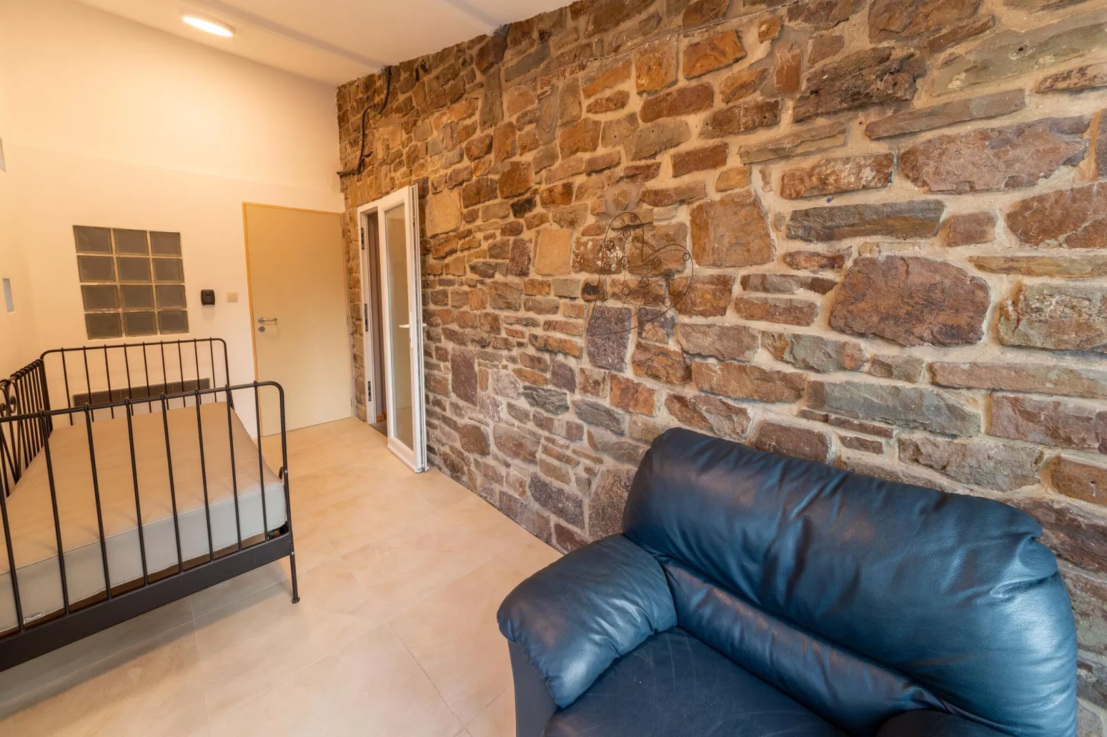 Magnifique habitation pour 7 voyageurs avec Bains à remous-Bedroom