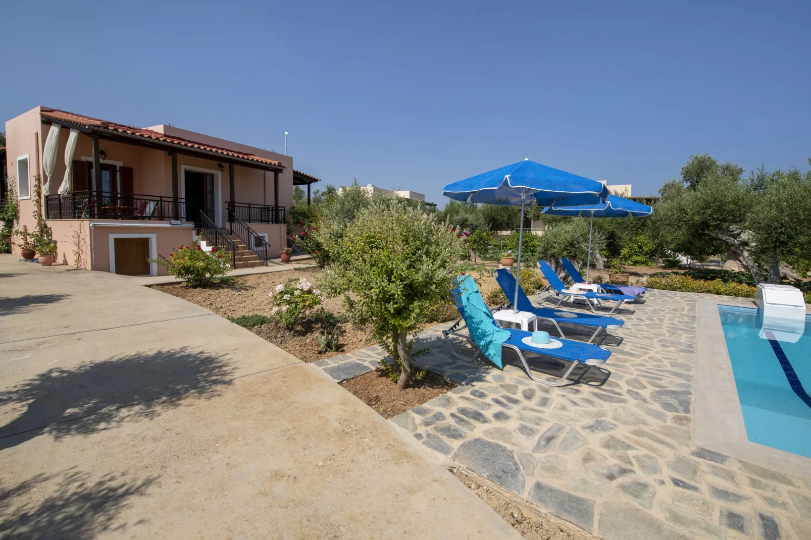 Villa Estia-Außenbereich Sommer
