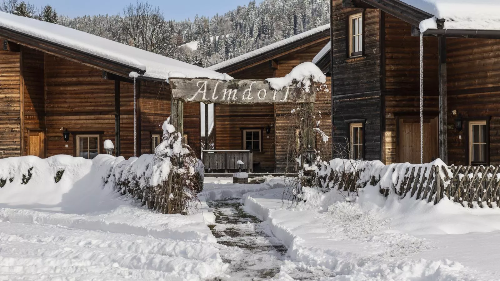 Urige Doppelhaushälfte 5-Exterior winter