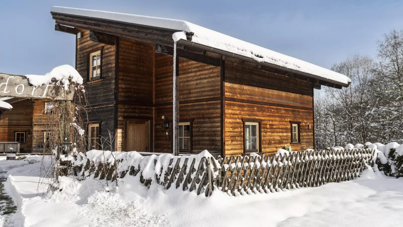 Urige Doppelhaushälfte 5-Exterior winter