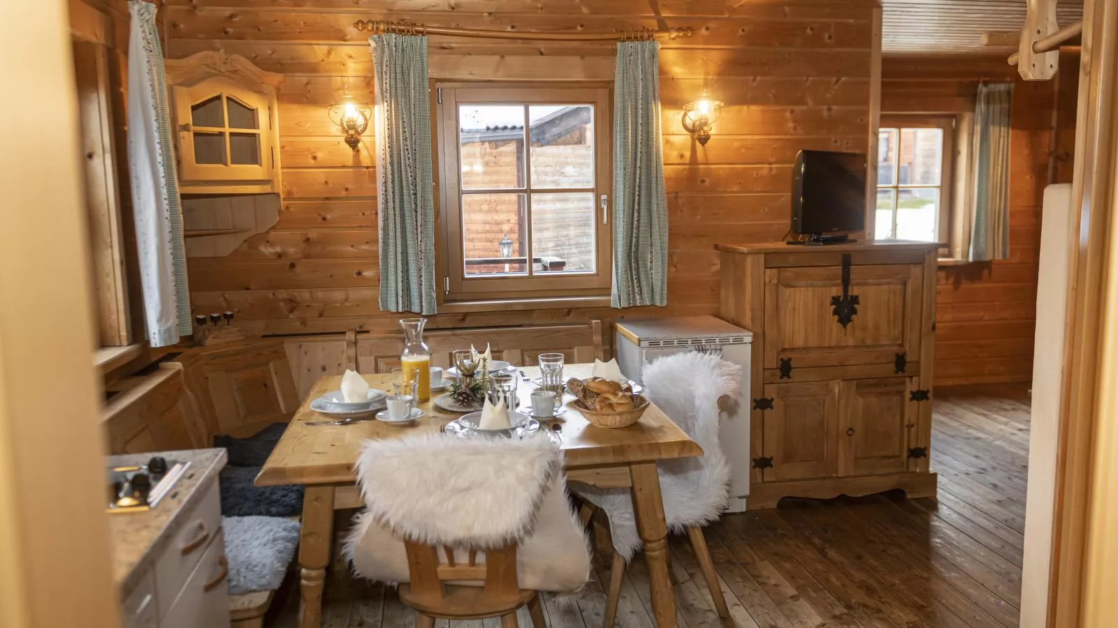 Urige Doppelhaushälfte 5-Dining room