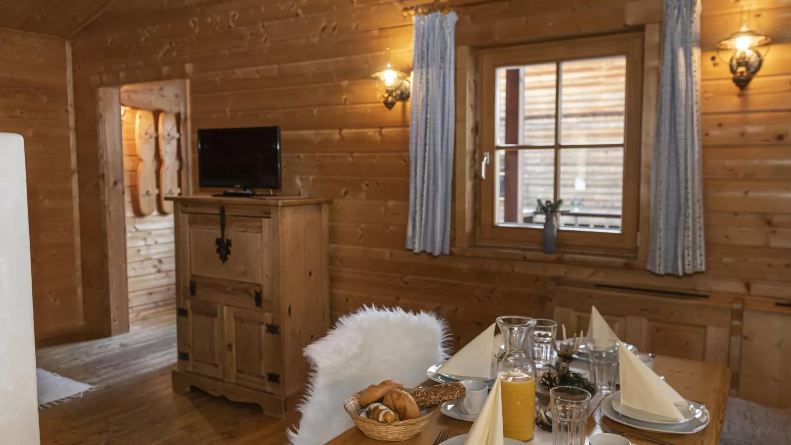 Urige Doppelhaushälfte 5-Dining room