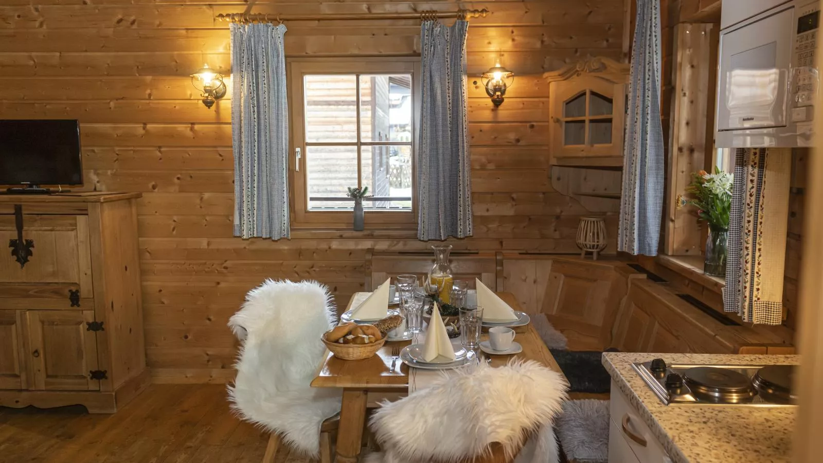 Urige Doppelhaushälfte 5-Dining room