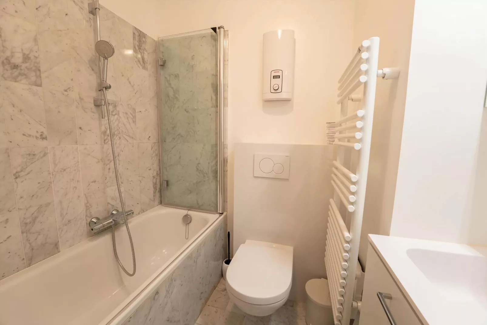 PLAZA A2/0022-Bathroom