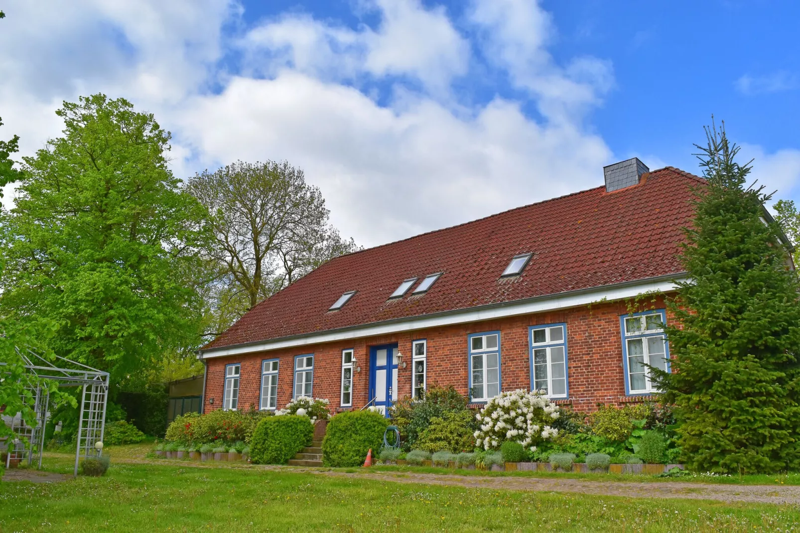 Gutshaus Schulenbrook Kiefer 100 m² 3 P-Exterior summer