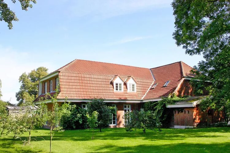 Gutshaus Schulenbrook Kiefer 100 m² 4 P-Exterior summer