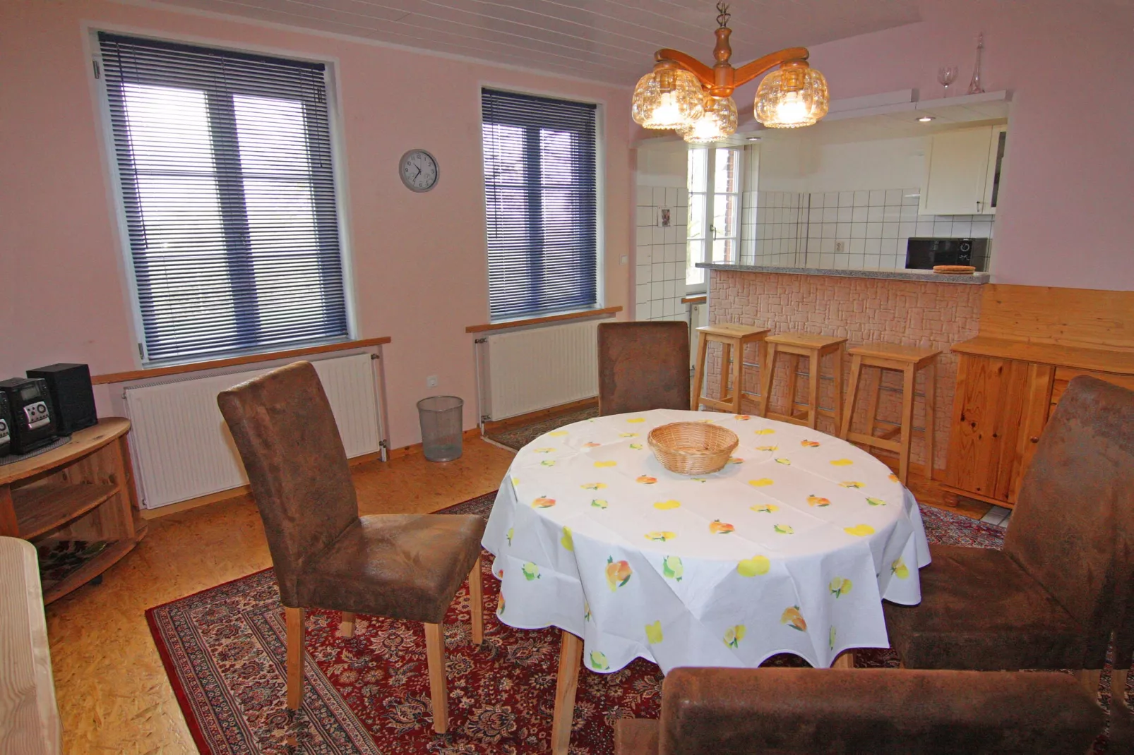Gutshaus Schulenbrook Kiefer 100 m² 4 P-Dining room