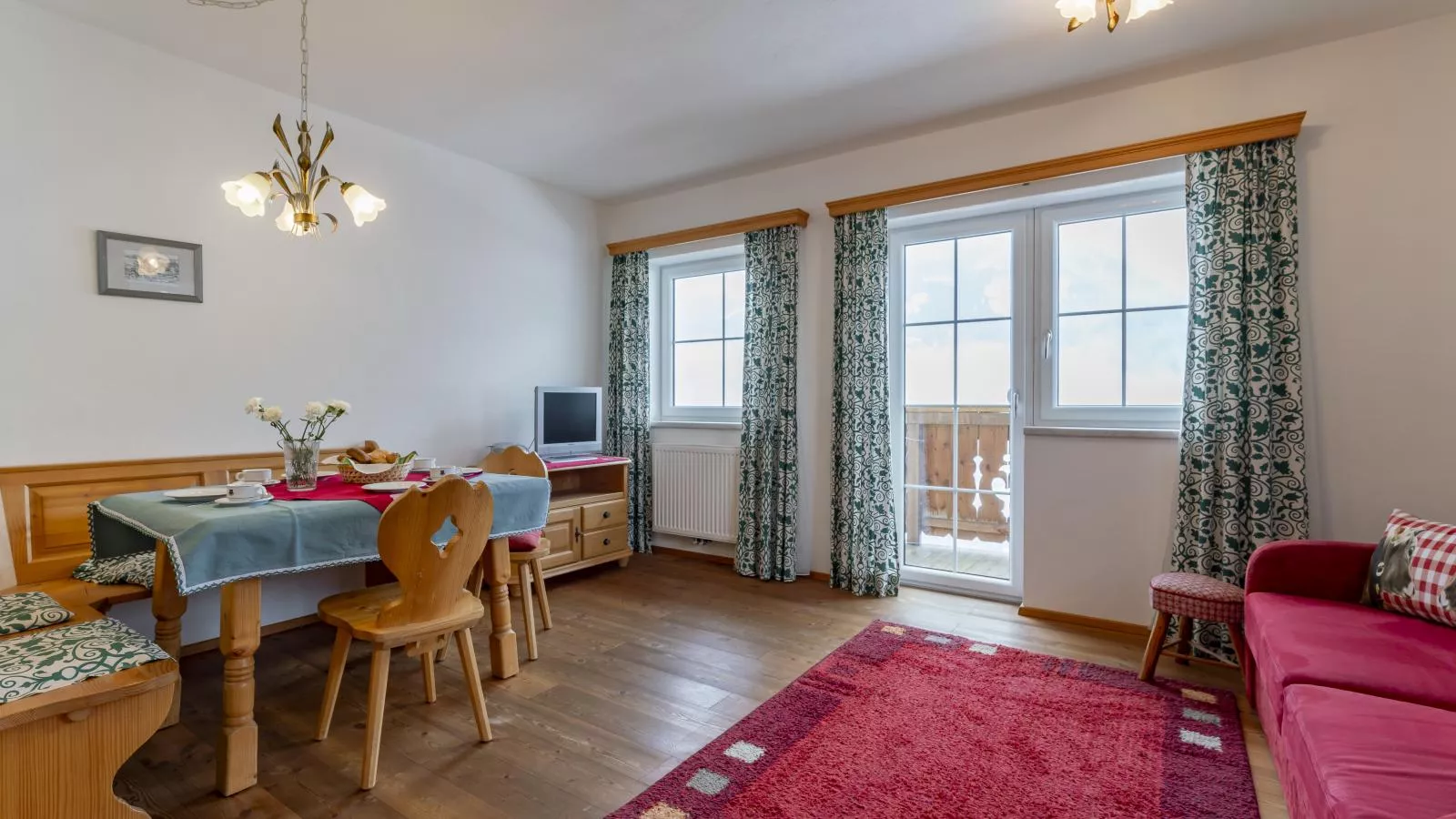 Sunnseitn-Dining room
