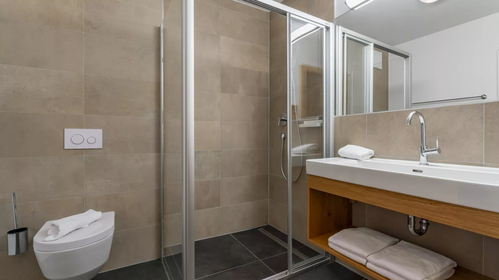 Luxury Tauern Suite Walchen Kaprun 5-Bathroom